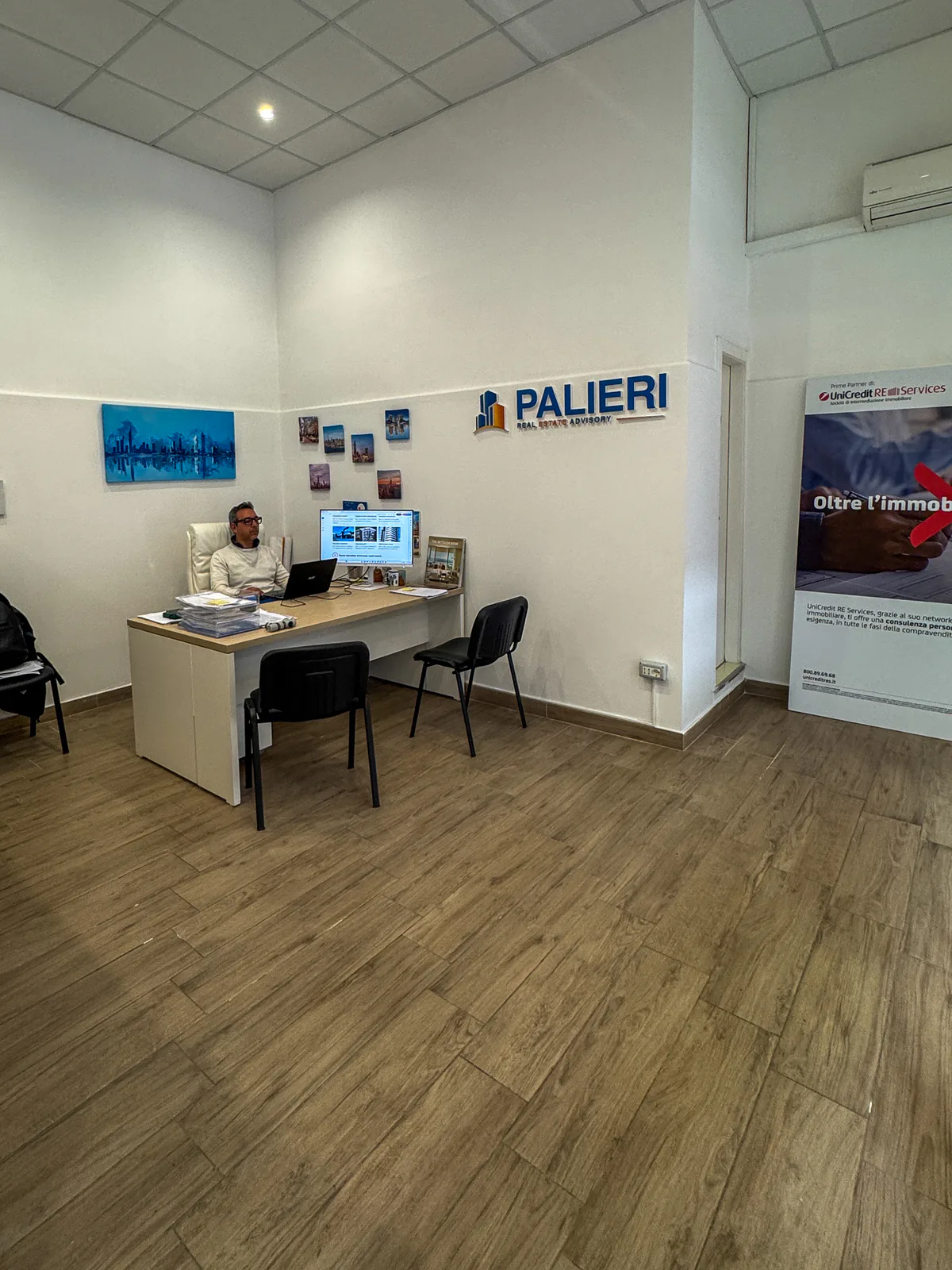 Interni della sede Palieri Real Estate a Trani