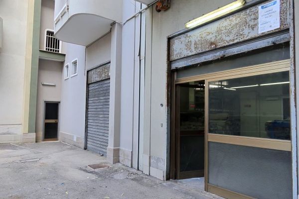 Trani - Deposito Zona Centro Sud - € 240.000 - foto 1