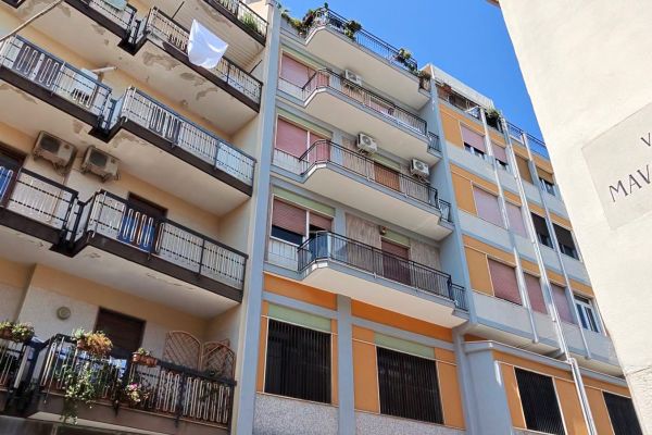 Facciata dello stabile in Via Mosè da Trani